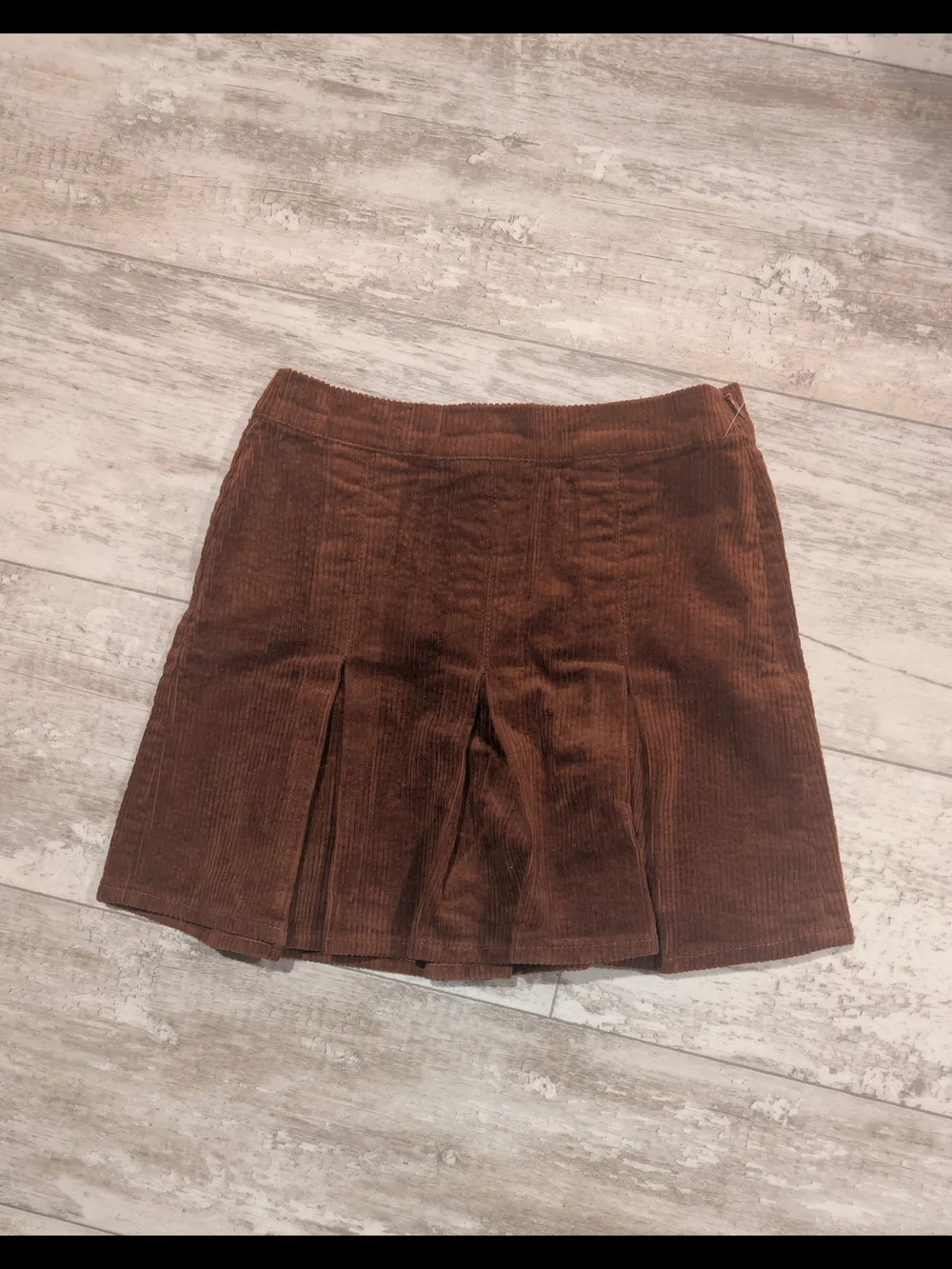 Tractr Corduroy Pleated Mini Skirt in Rust